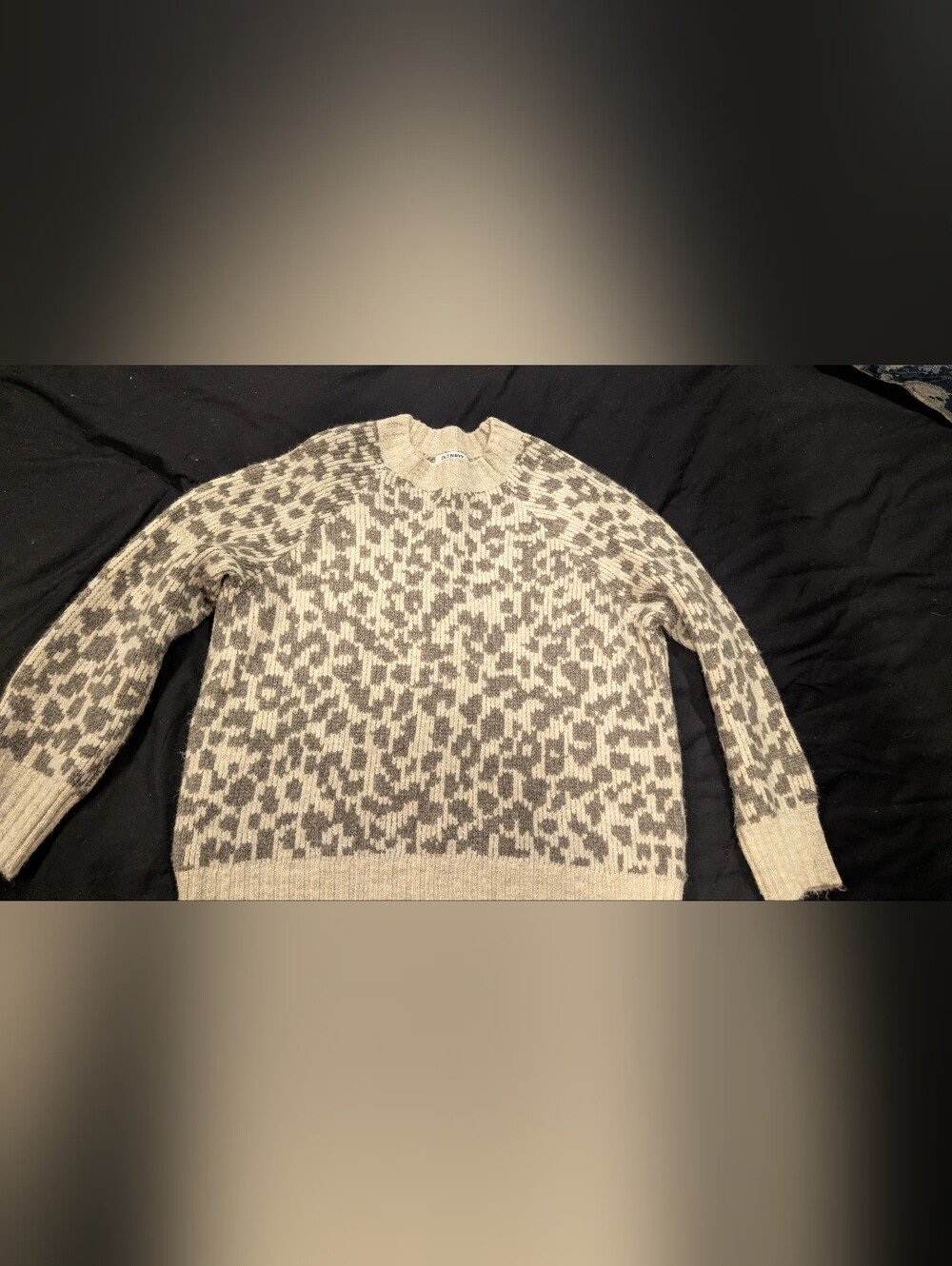 Old Navy Women's Crewneck Leopard-Style Knit Sweater - Cream and Gray